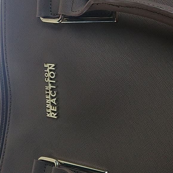 Kenneth Cole Reaction Leather Purse - Picture 3 of 4